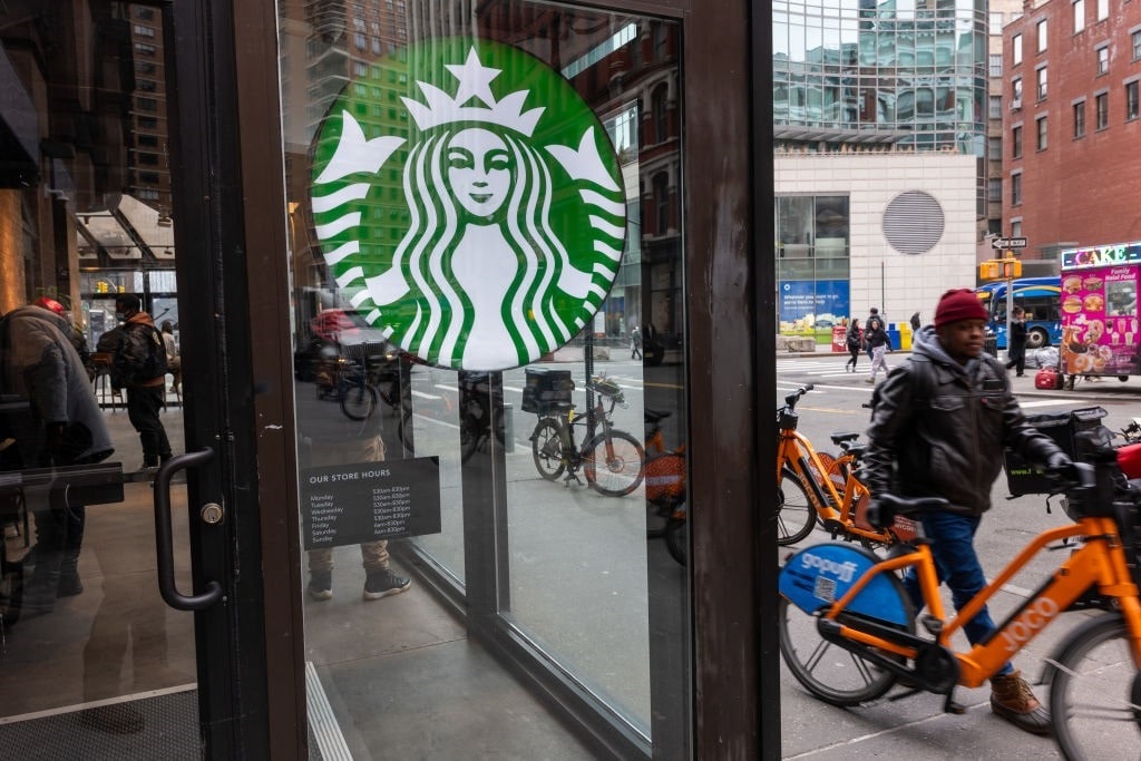 GettyImages-1972992223 starbucks